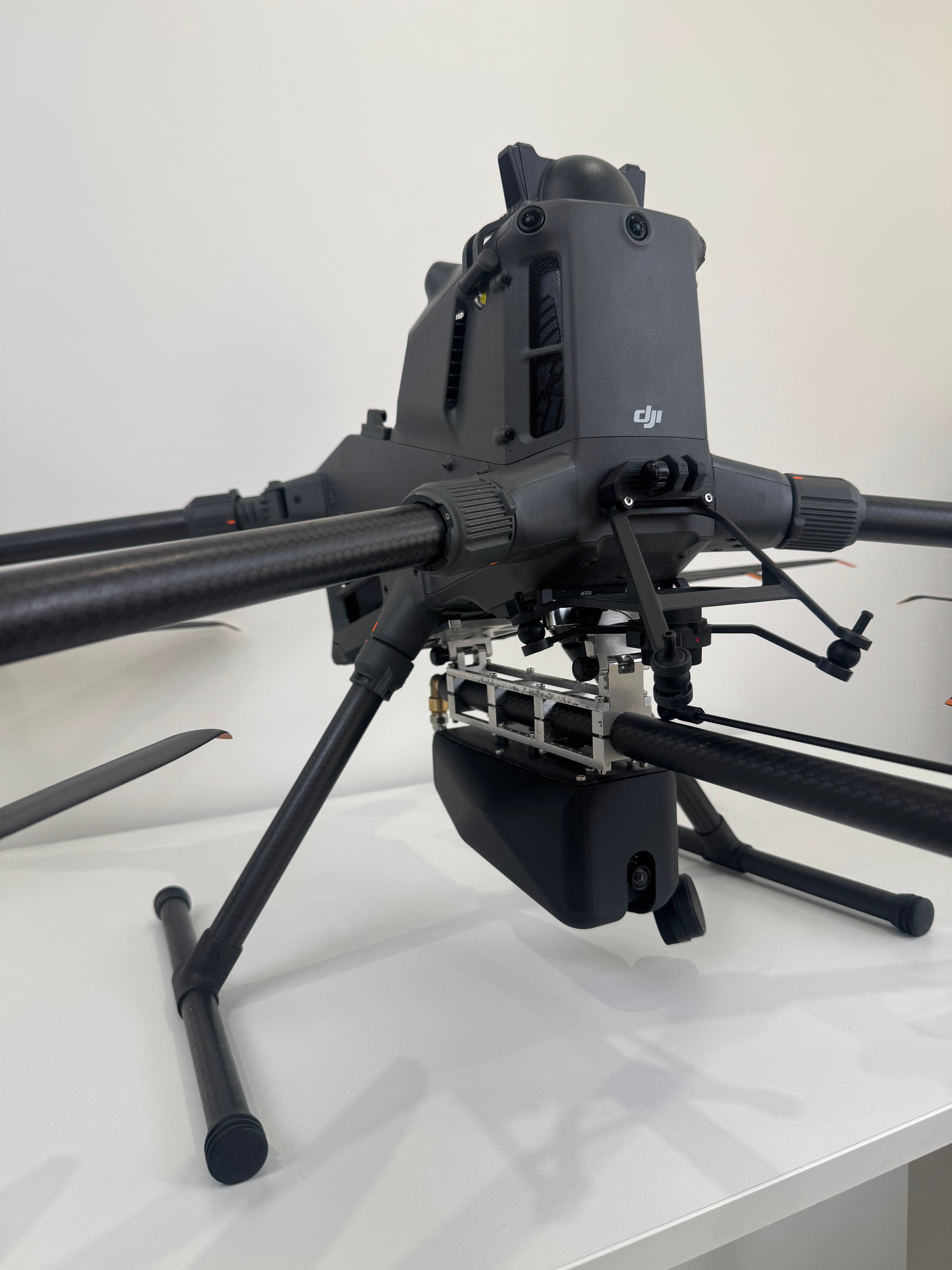 DJI Matrice 400 - SPRAY